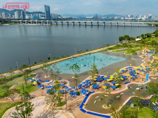 🌊☀️여름 73일간 운영! 한강 수영장·물놀이장 6곳 "총.정.리"🏖️_(출처)내손안에서울_잠실한강공원 물놀이장 전경